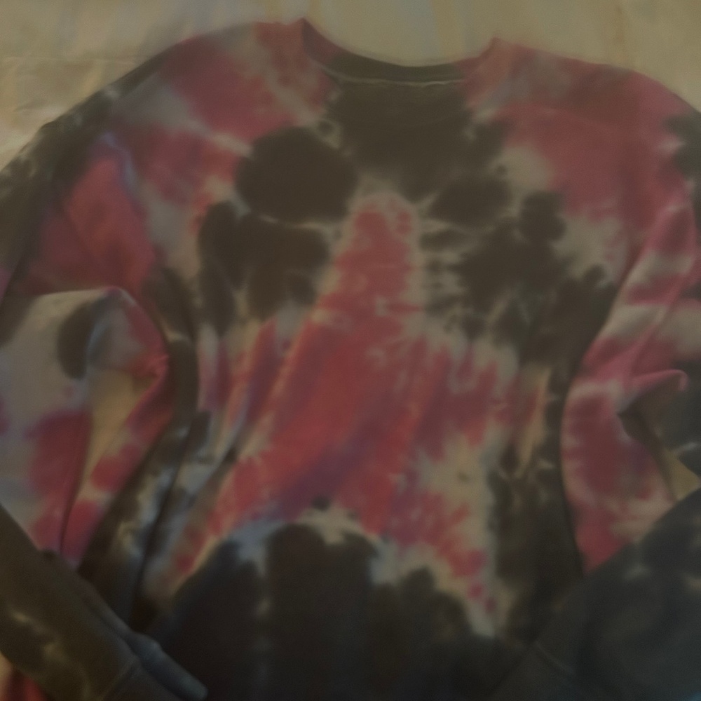 star tie dye crewneck